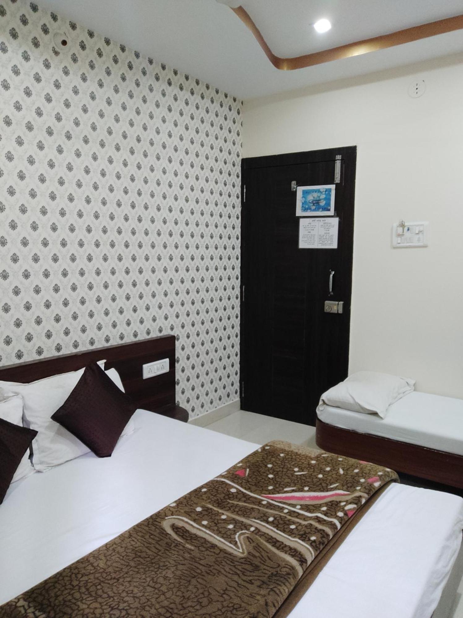 Hotel Vrandavan Palace Near Mahakal Temple Udždžain Exteriér fotografie